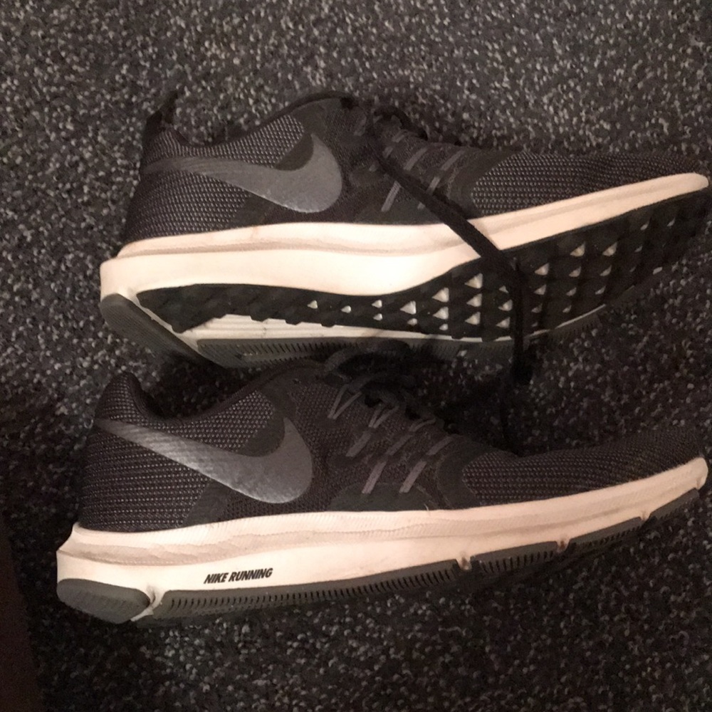 Nike running sneakers size 8 - Picture 2 of 11